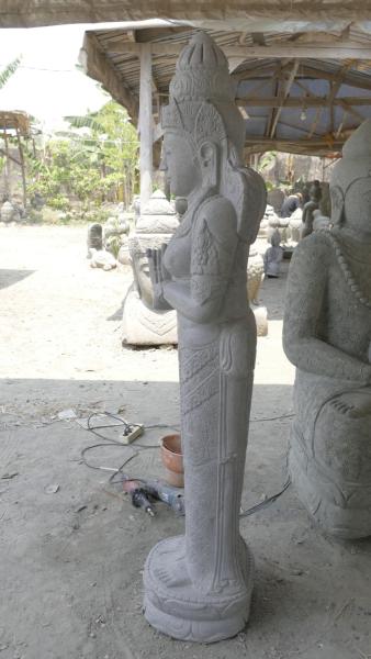 Product image 5 of the product “Standing Sri Dewi. Made from riverstone. Height 180cm ”